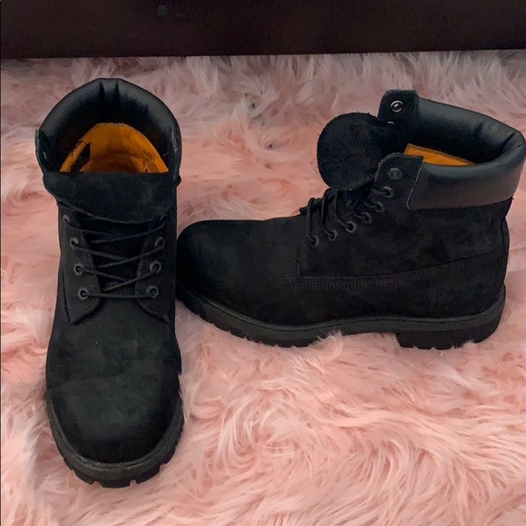 Black Timberlands - Picture 3 of 8